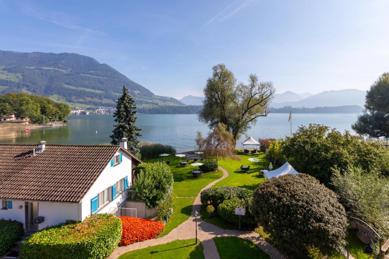 Swiss-Chalet Merlischachen - Romantik Schloss-Hotel Am See Kussnacht Exterior photo